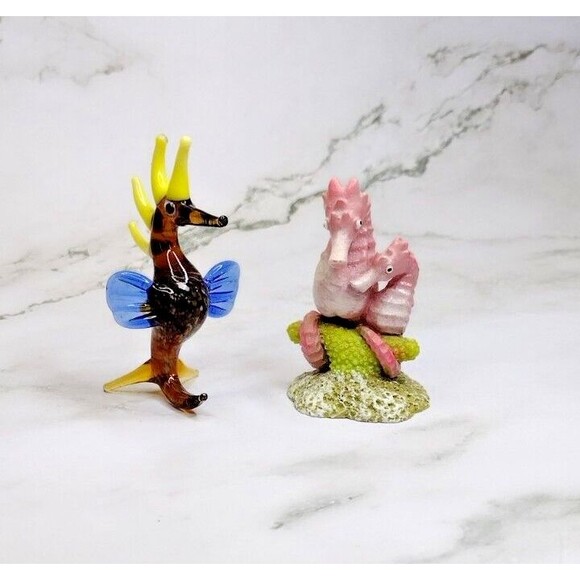 Mini Seahorse Figurines Nautical Statue Art Glass Resin 3" Sea Decor  Lot of 2 - Picture 1 of 10